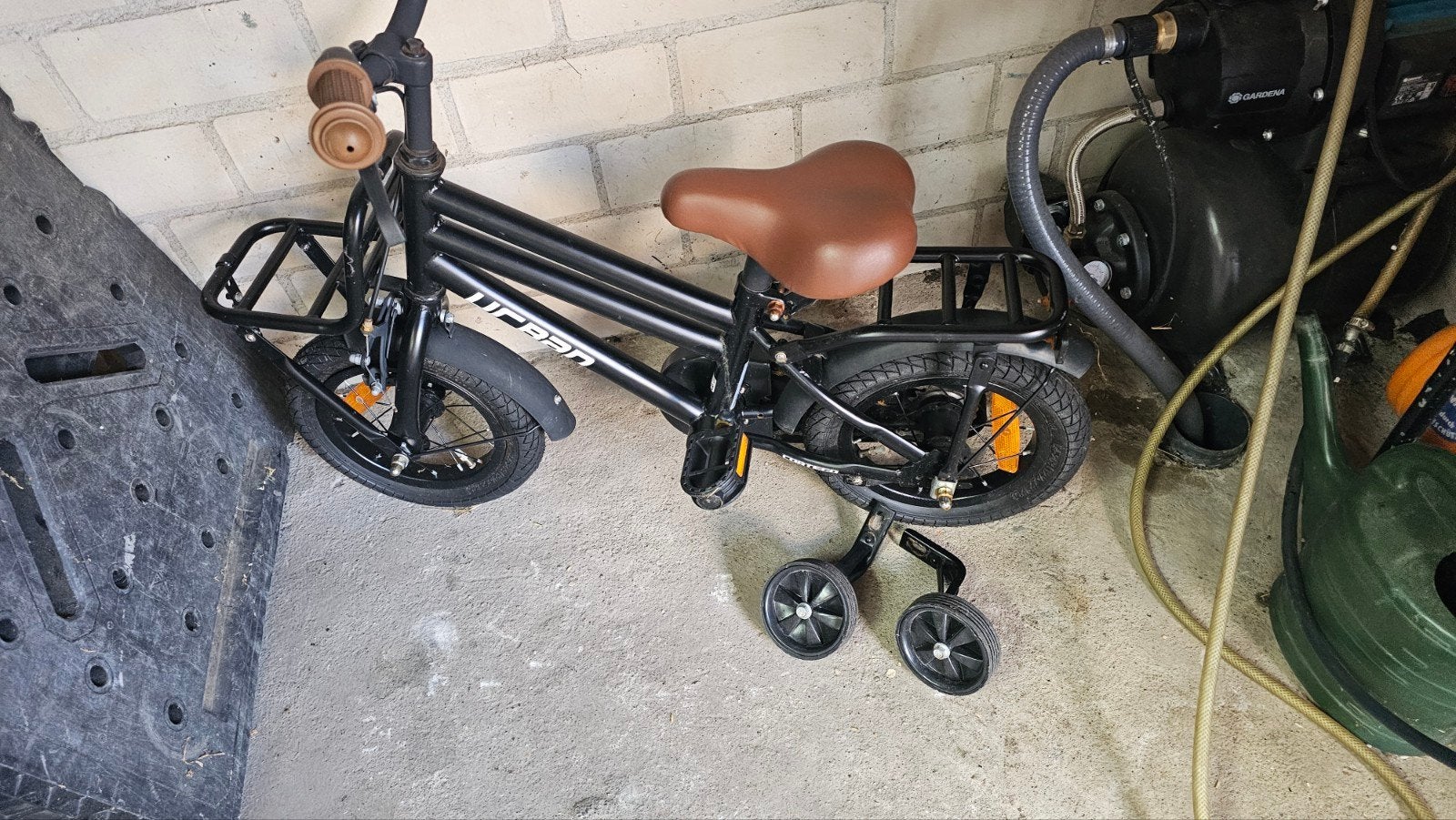 Kinderfiets met zijwieltjes - Zwart, 12 inch, Ophalen, Zijwieltjes, Gebruikt, Velgrem