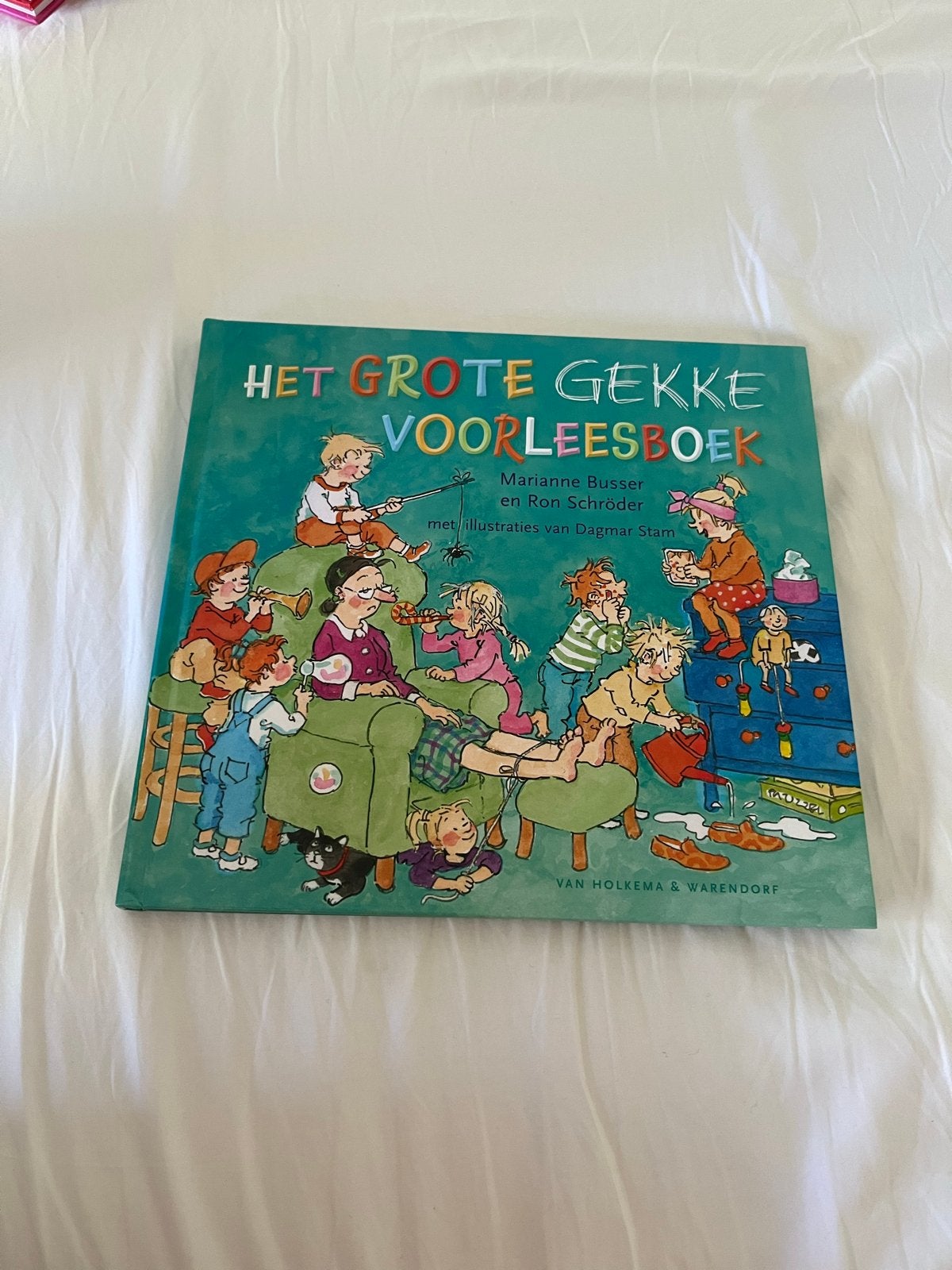 Het Grote Gekke Voorleesboek - Marianne Busser & Ron Schröde, Boeken, Ophalen, Fictie algemeen, Jongen of Meisje, Zo goed als nieuw
