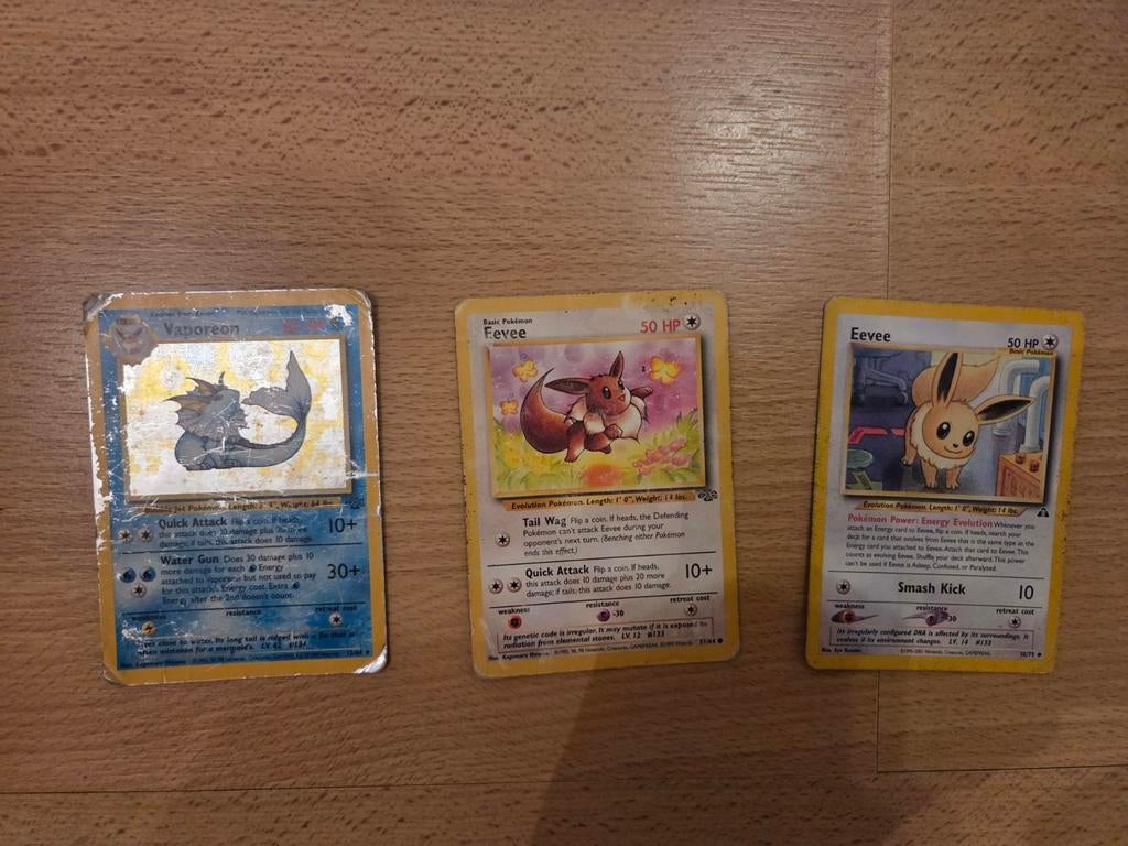 2x Eevee & Vaporeon Pokémon kaarten, Ophalen of Verzenden, Meerdere kaarten