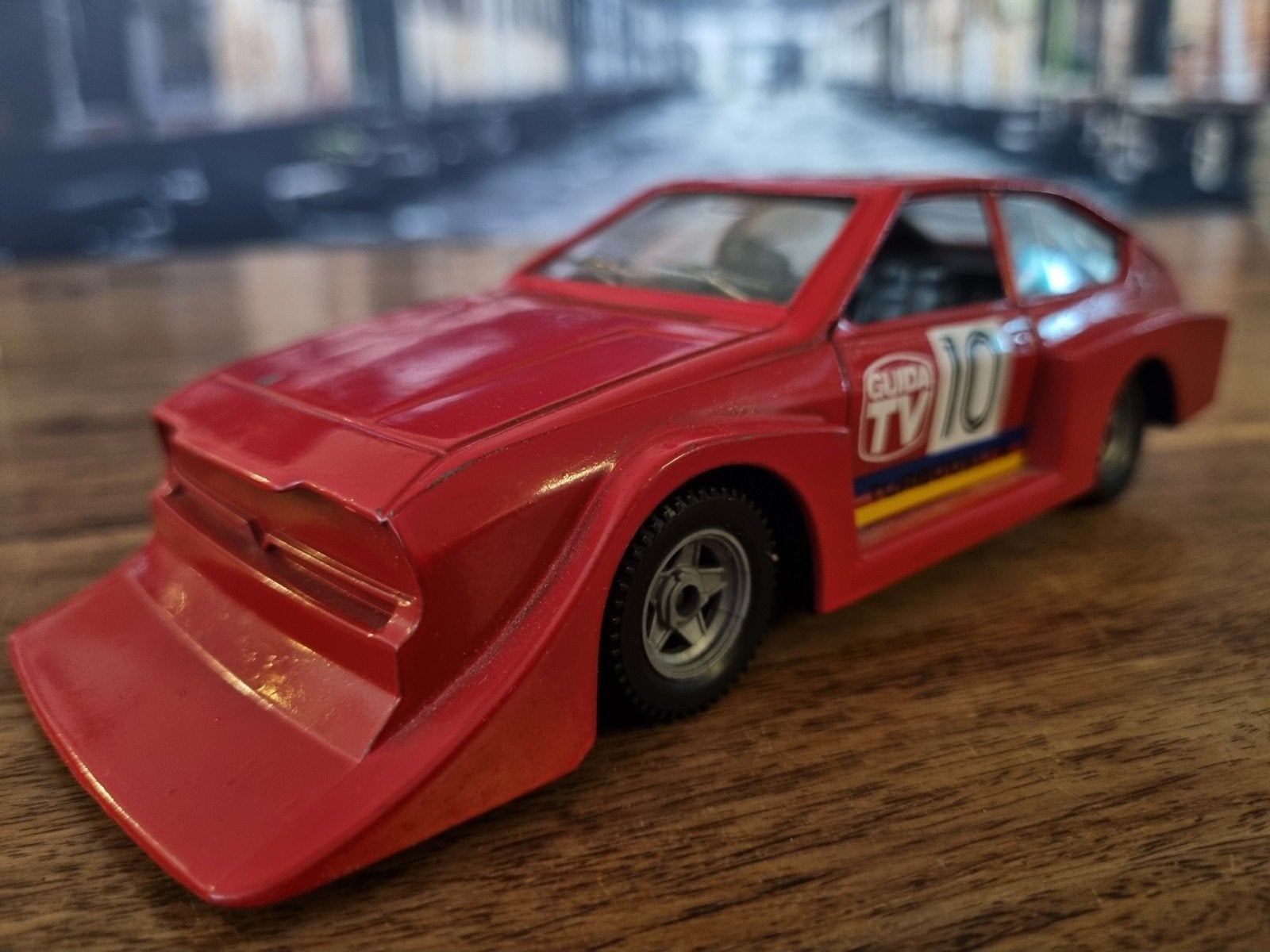 Alfa Romeo Alfetta GTV Turbo 1:25 - Rood, Ophalen, Zo goed als nieuw, Auto, Overige merken