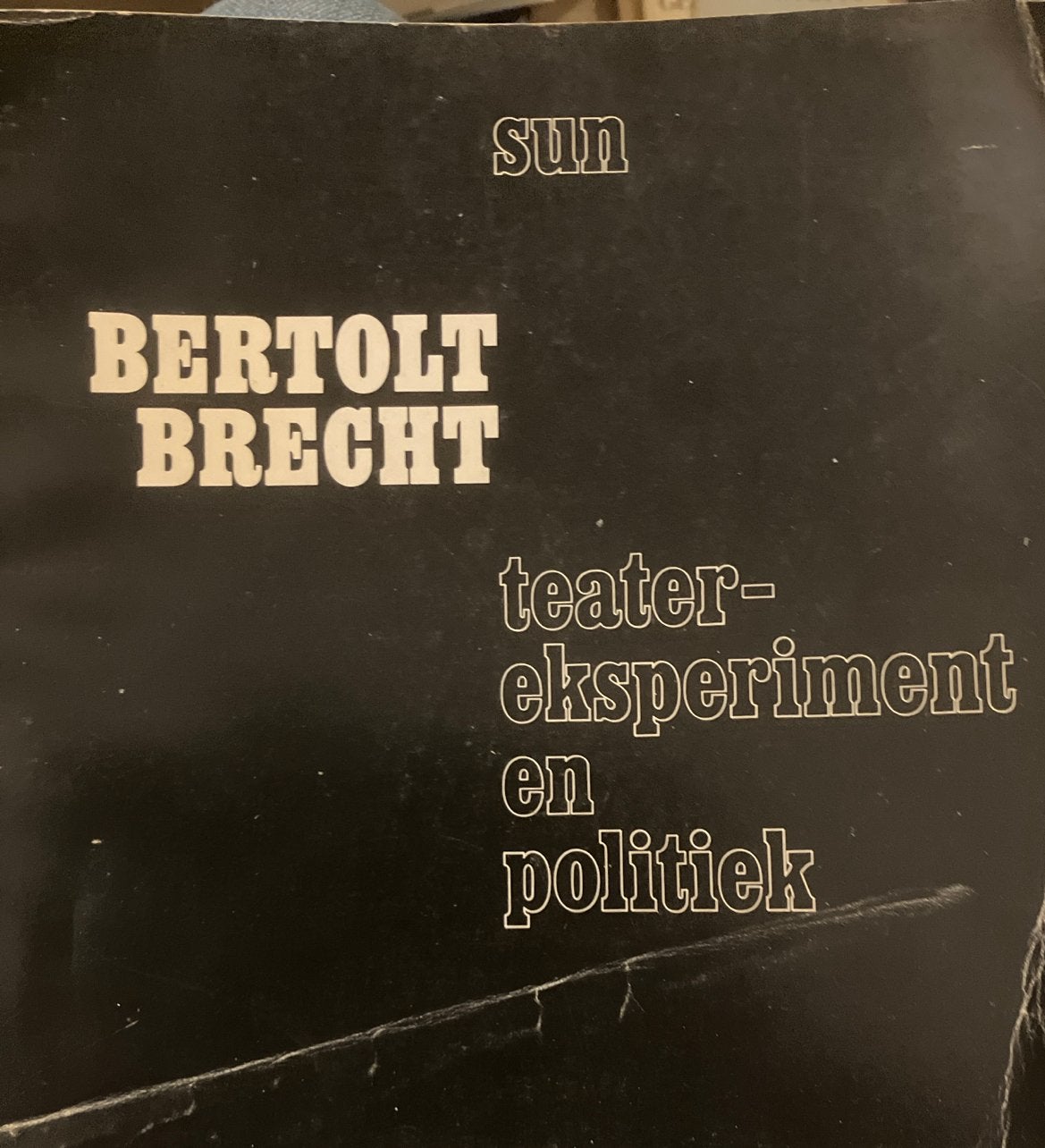Bertolt Brecht - Theaterexperiment en Politiek (1972), Ophalen of Verzenden, Gelezen, Nederland