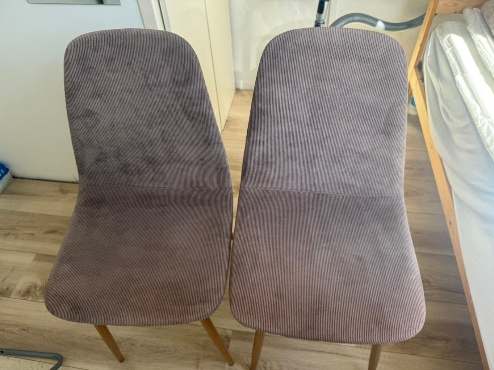 A pair of chairs, Ophalen of Verzenden, Zo goed als nieuw