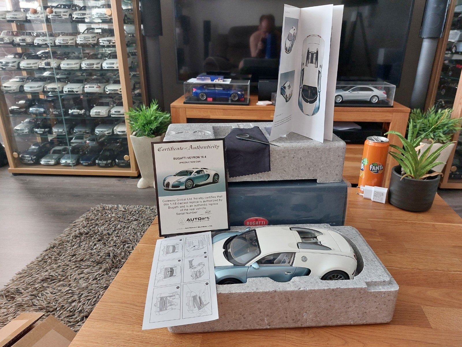 Autoart 70908 1/18 Bugatti EB 16.4 Veyron Production Car, Hobby en Vrije tijd, Ophalen of Verzenden, Zo goed als nieuw, Auto, Autoart