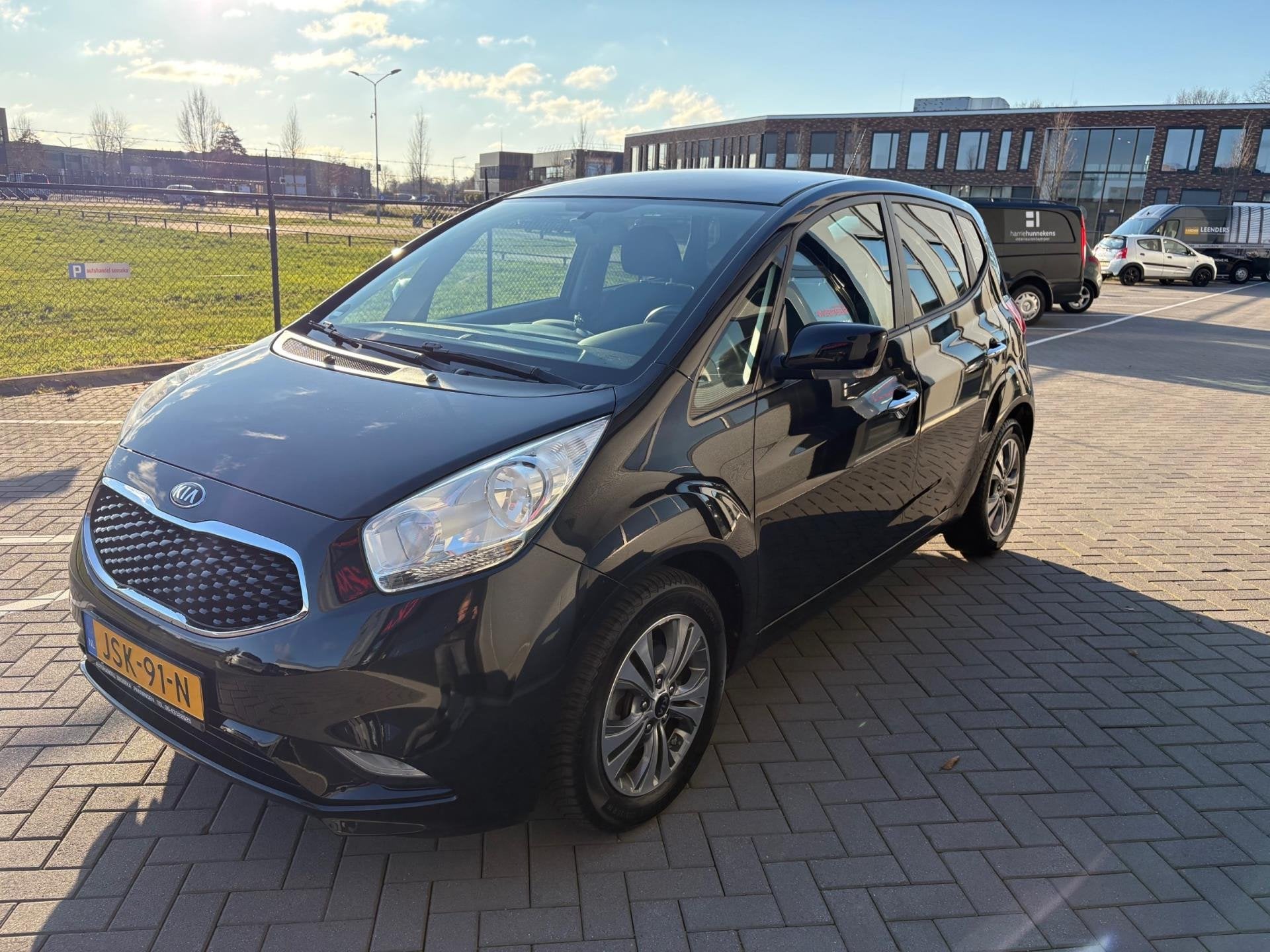 Kia VENGA 1.6 CVVT Dream Team, Auto's, Dealer onderhouden, Gebruikt, 4 cilinders, Zwart