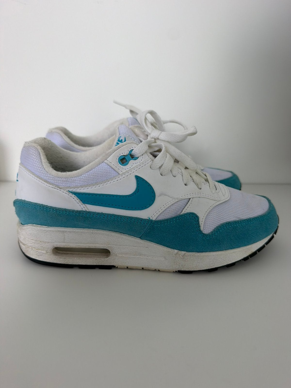 Nike Air Max 1 | White / Dusty Cactus | maat 38, Sneakers of Gympen, Gedragen, Verzenden, Blauw
