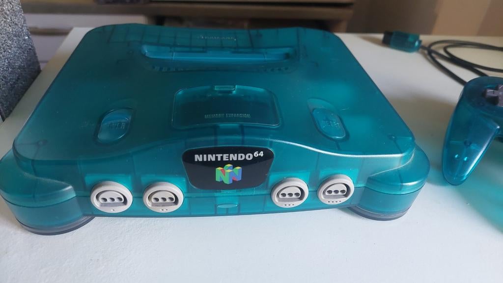 Nintendo 64 Funtastic Ice Blue + Mario 64 (compleet setje), Spelcomputers en Games, Spelcomputers | Nintendo 64, Ophalen of Verzenden