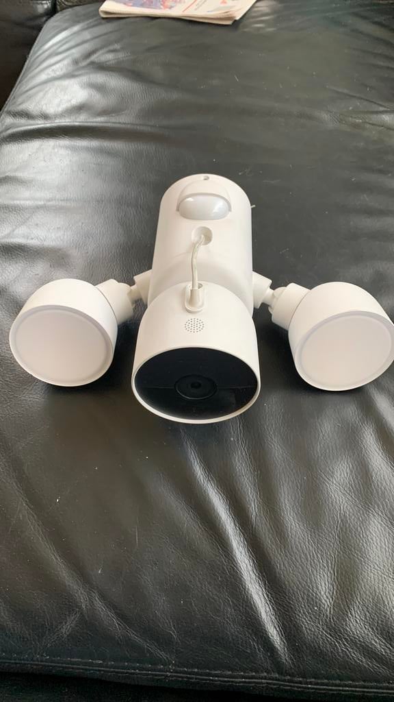 Google Nest Cam met Spotlight - Lees beschrijving, Audio, Tv en Foto, Videobewaking, Ophalen, Gebruikt