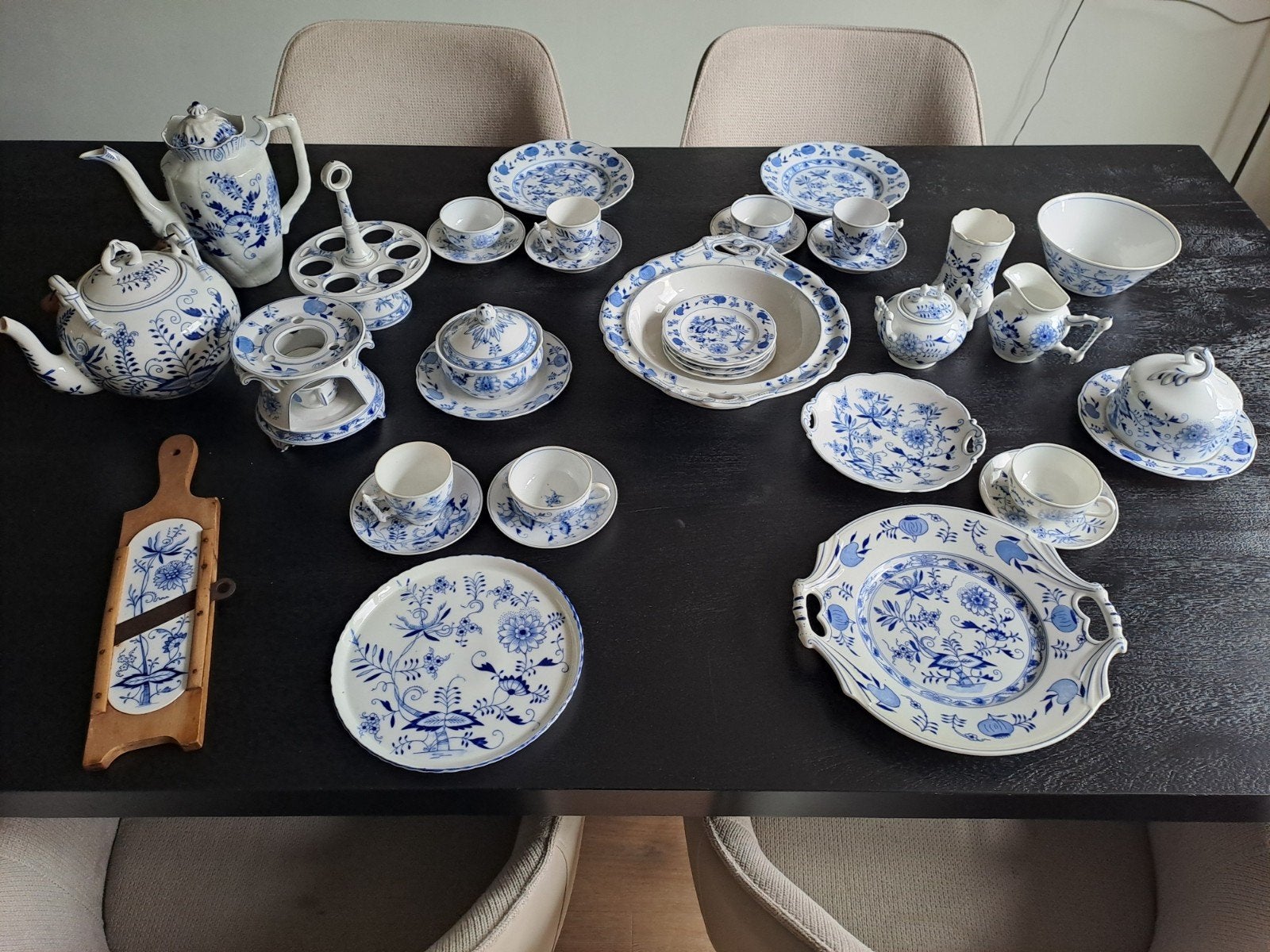 Uitgebreid Servies Zwiebelmuster Louis Regout Maastricht, Ophalen