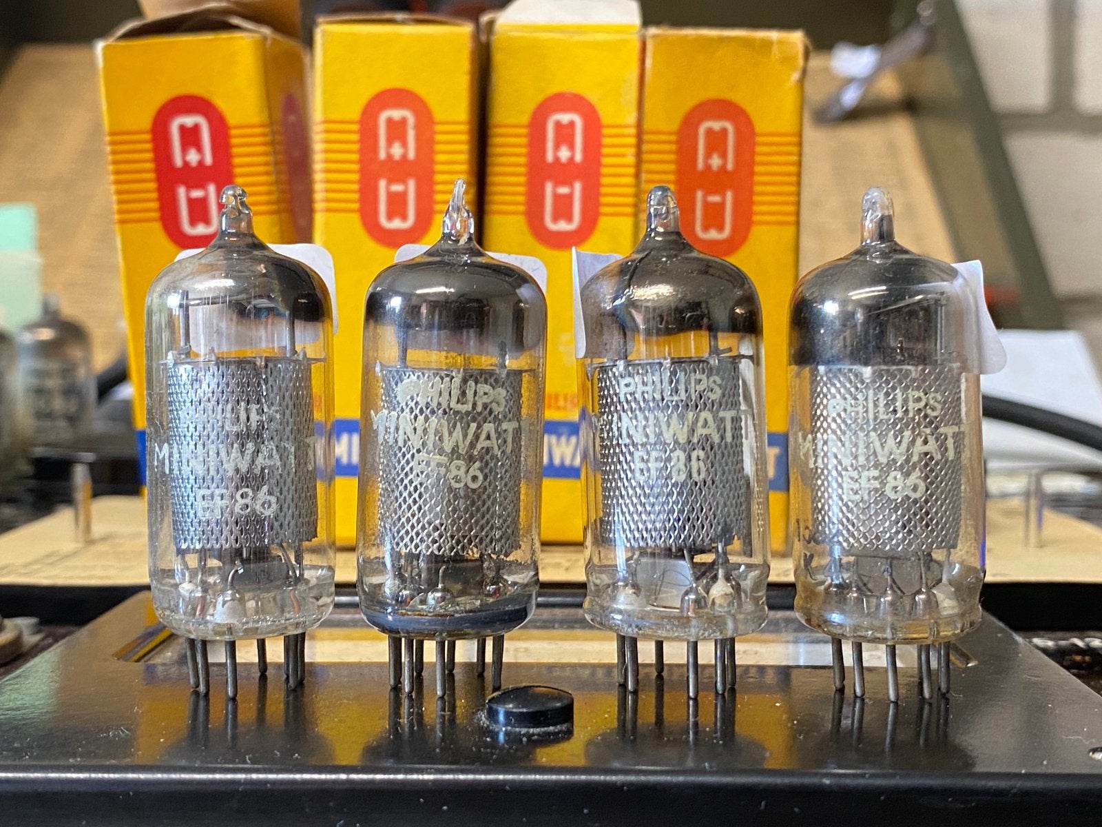 EF86 Mullard square getter1950,s 6CF8 Quad II, Ophalen of Verzenden, Buis of Buizen