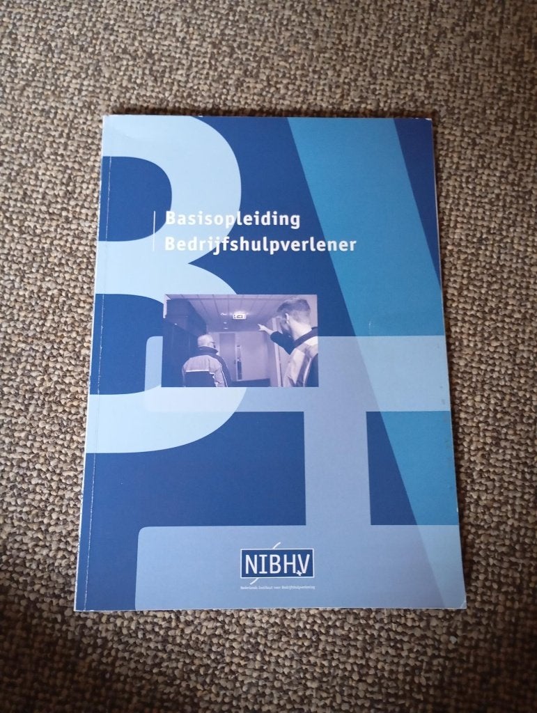 basisopleiding  bedrijfshulpverlener, Boeken, Ophalen of Verzenden, Beta, Gelezen