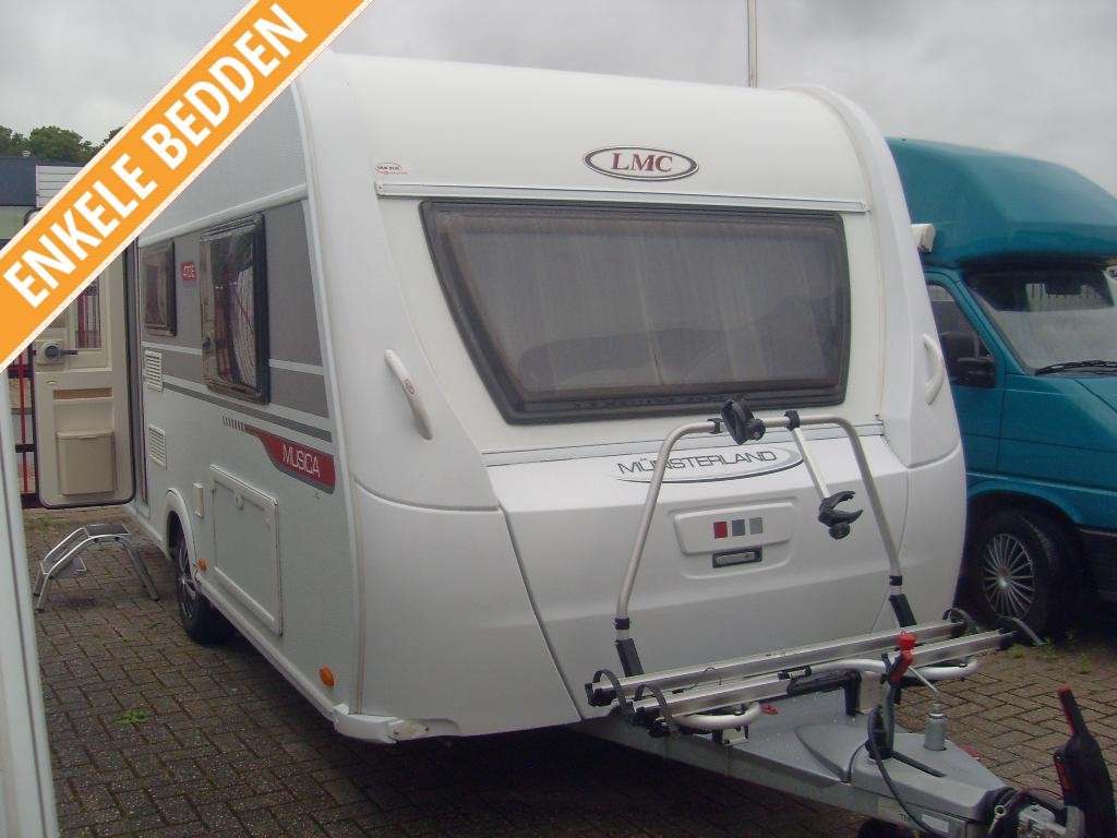 LMC Musica 470 E met enkele bedden en met mover, Caravans en Kamperen, Standaardzit, Schokbreker, Bedrijf, 4 tot 5 meter