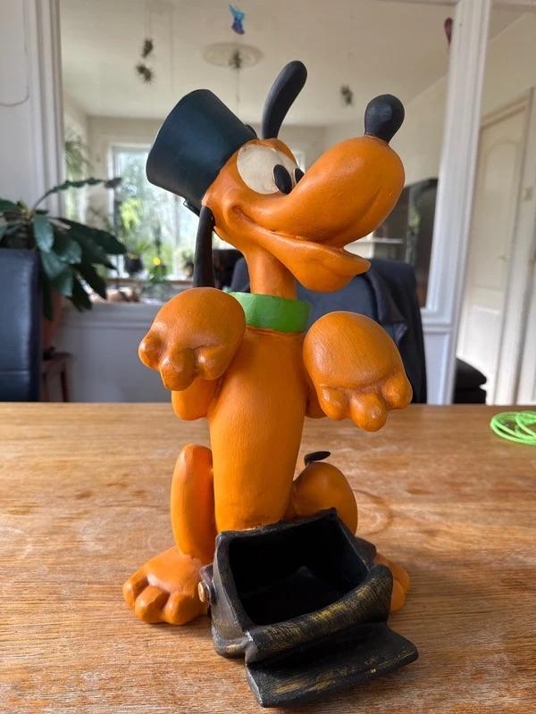 Pluto als postbode big fig, disney rare, Ophalen of Verzenden, Goofy of Pluto, Zo goed als nieuw, Beeldje of Figuurtje
