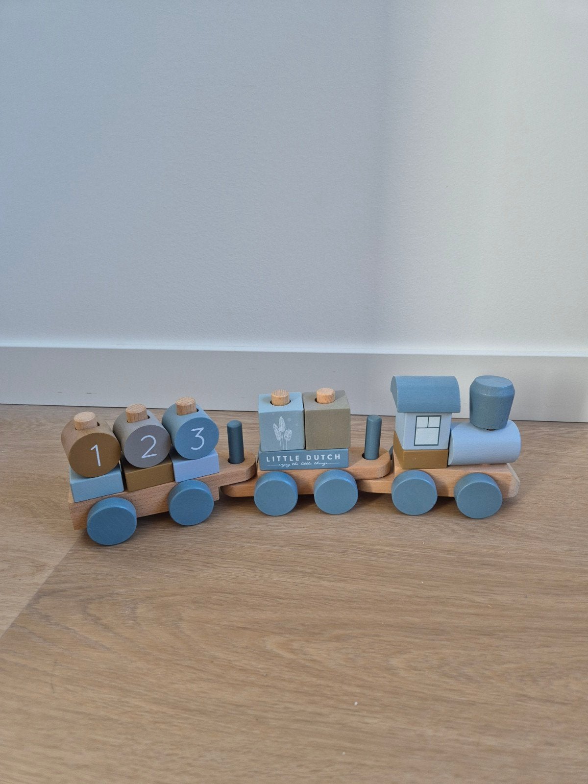 Little Dutch houten trein met blokken, Ophalen