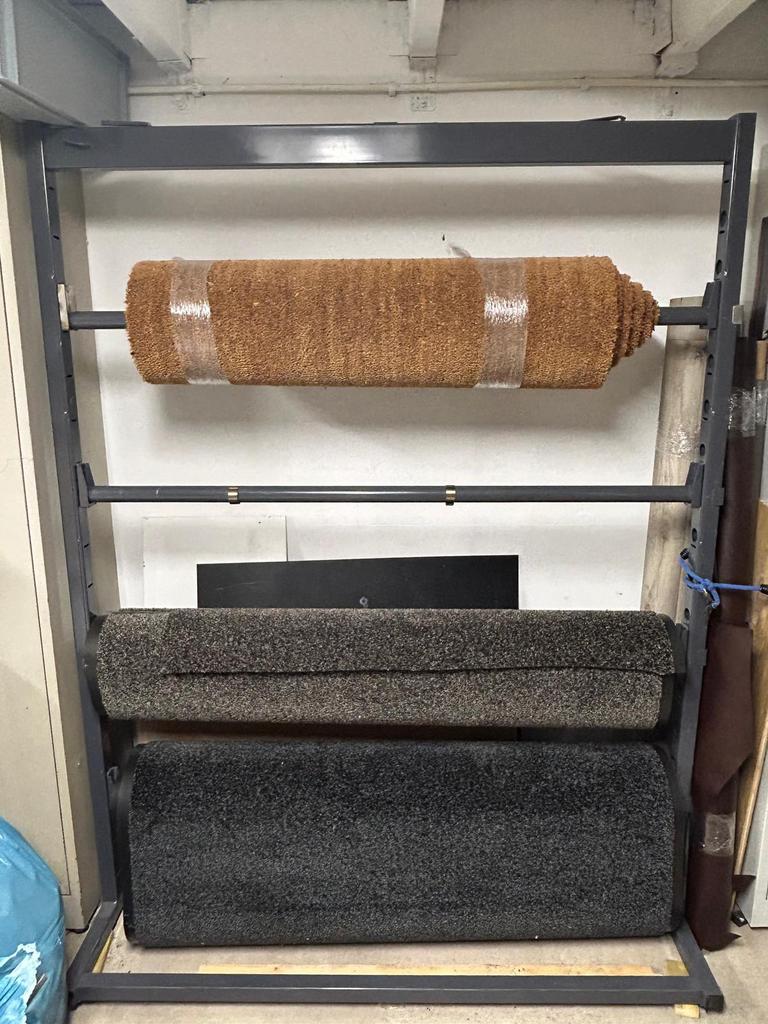 Stelling voor deurmatten van 130 cm breed, Ophalen, Gebruikt