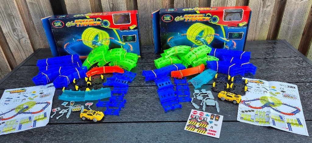 Glow in the Dark racebanen - 2 dozen - Glow Speed Track, Overige merken, Racebaan, Verzenden, Zo goed als nieuw