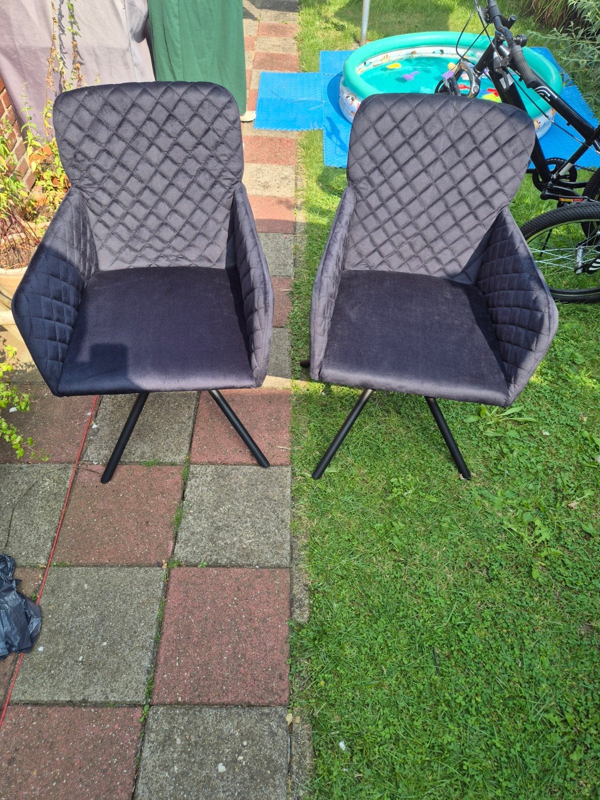 Nieuwe Set van 2 moderne draaibare eetkamerstoelen, grijs, Twee, Zo goed als nieuw, Stof, Grijs