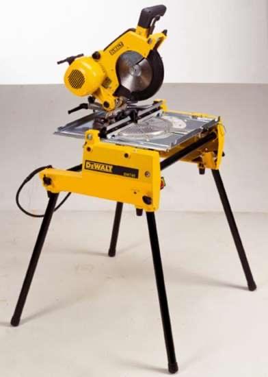 DeWalt Afkortzaag DW743N-QS met onderstel, Ophalen, 70 mm of meer, Zo goed als nieuw, Afkortzaag