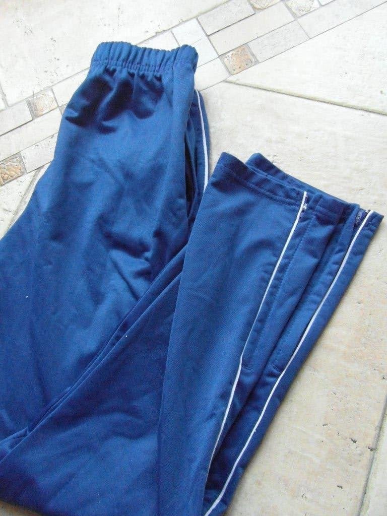 blauw trainingsbroek  158  met rits onderaan pijpen, Ophalen of Verzenden, Zo goed als nieuw, Jongen of Meisje, Broek