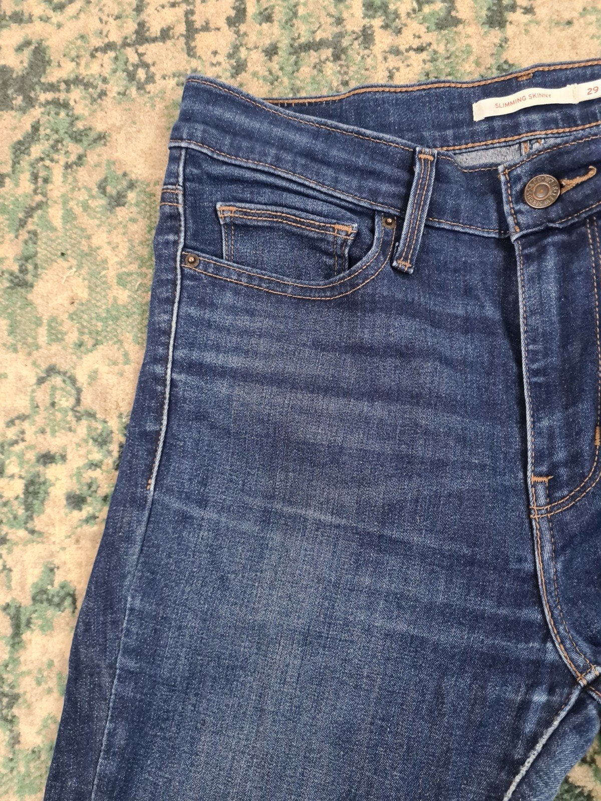 Levi’s Slimming skinny W29 L30 Dames Tulsi2930 Mid-rise, Zwart, Ophalen of Verzenden, W28 - W29 (confectie 36), Gedragen