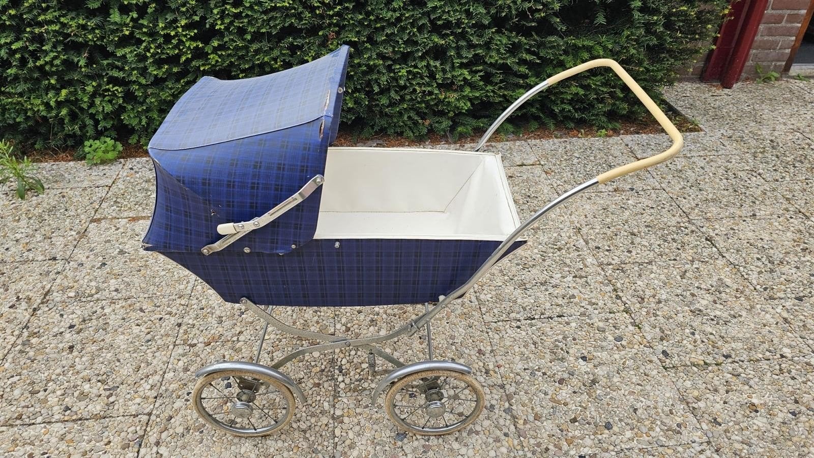 Retro / vintage poppenwagen '70, Ophalen, Gebruikt, Babypop