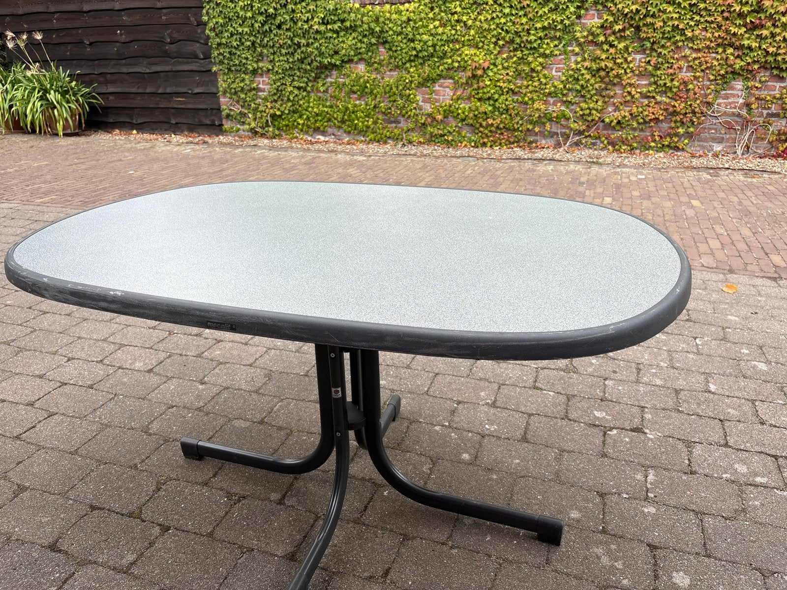 Mecalit tuintafel ovaal 138x88 cm, Ophalen, Gebruikt, Ovaal, Kunststof