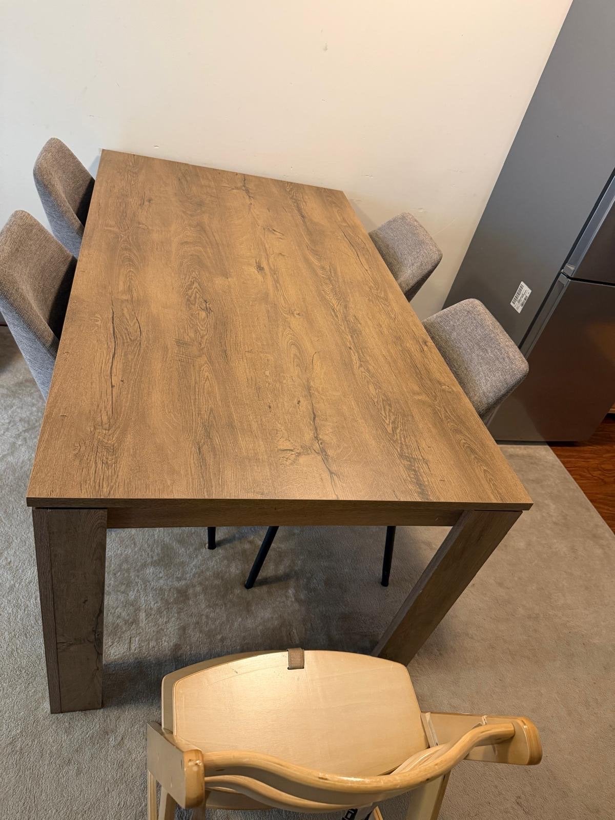 Moderne eettafel met 4 stoelen - Zo goed als nieuw, Huis en Inrichting, Tafels | Eettafels, Ophalen, 100 tot 150 cm, 50 tot 100 cm