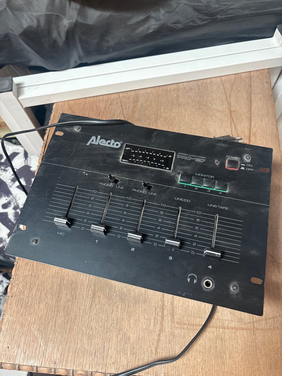 Alecto PRO-127 Stereo Audio Mixer - Gebruikt, Gebruikt, Minder dan 5 kanalen, Microfooningang, Ophalen of Verzenden