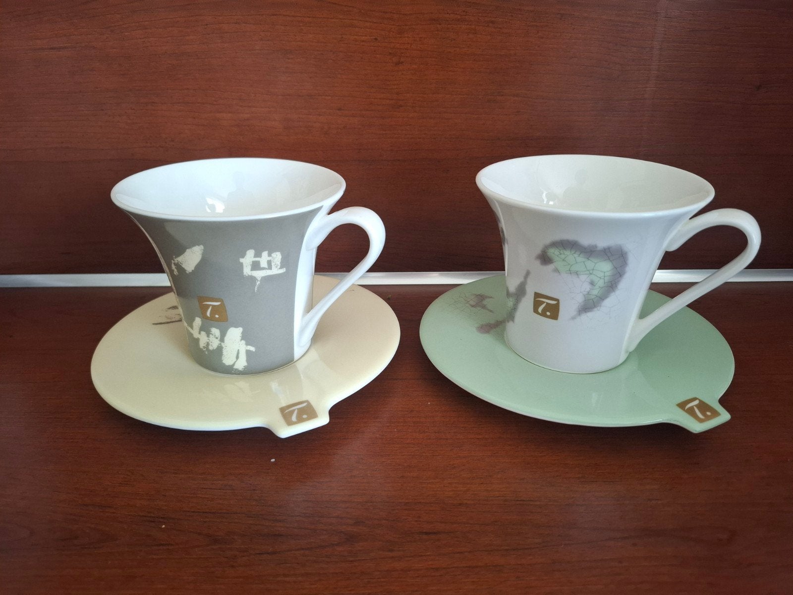 Set van 2 porseleinen Special.T. Nestle kop en schotels met, Ophalen, Overige merken, Zo goed als nieuw, Modern