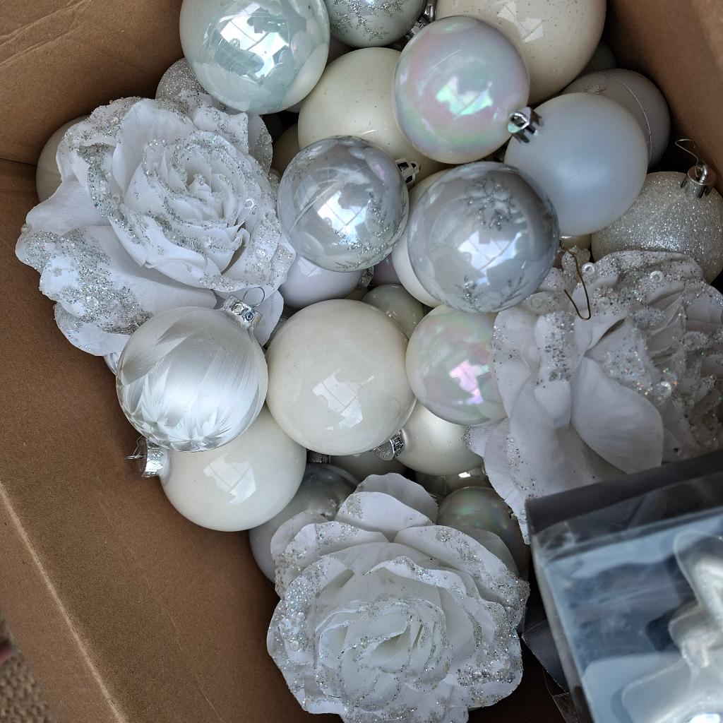Héél veel witte kerstballen en piek, Diversen, Kerst, Ophalen