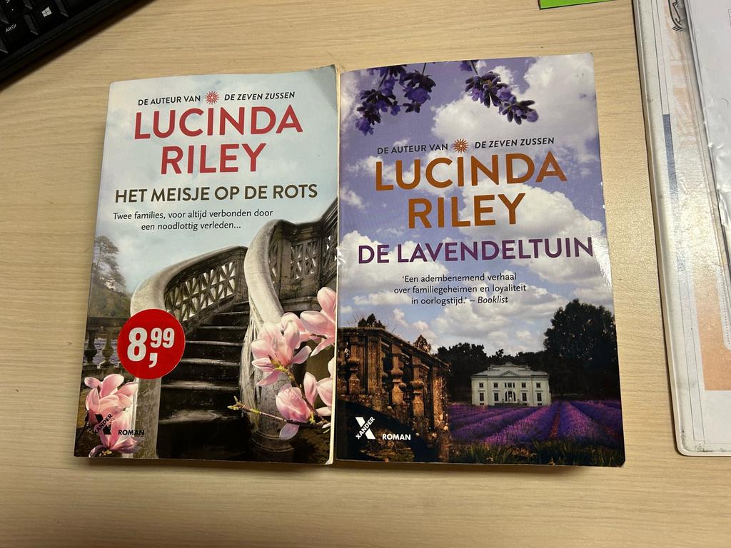 Lucinda Riley 3x Verborgen belofte Lavendeltuin Meisje rots, Ophalen of Verzenden, Zo goed als nieuw