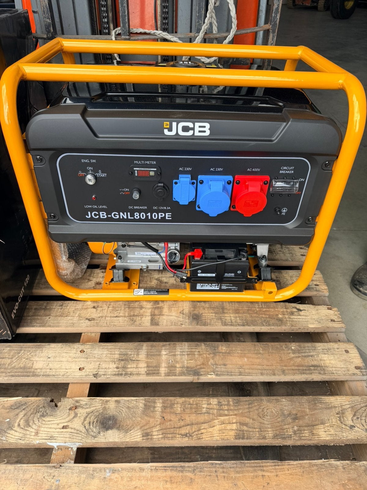 JCB benzine generator / aggregaat, Doe-het-zelf en Verbouw, Aggregaten, Ophalen, Benzine, Geluidgedempt, Nieuw