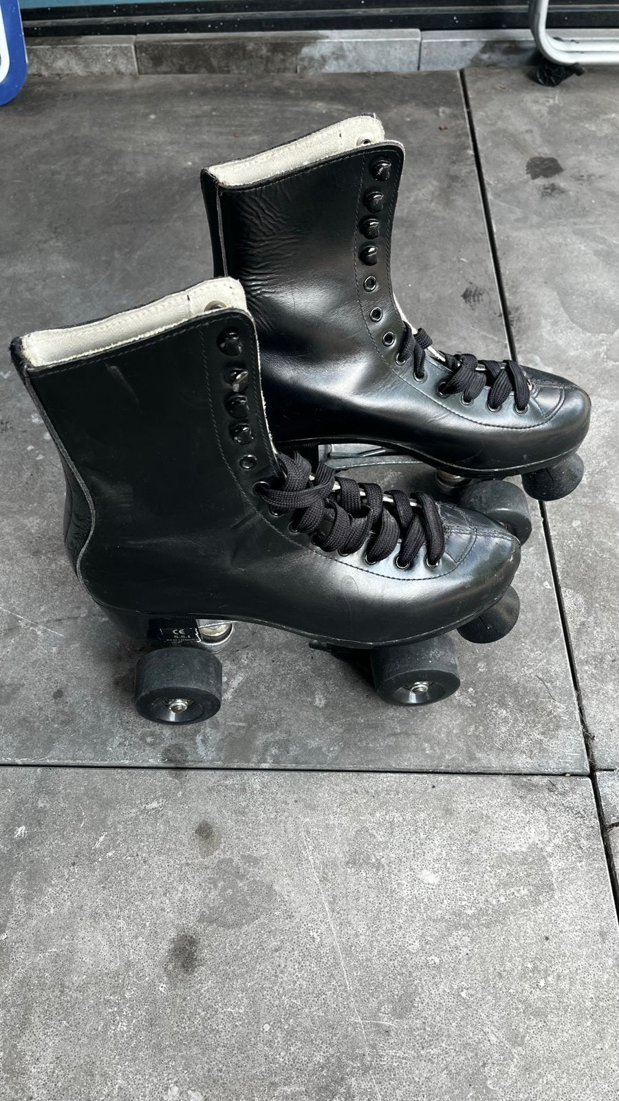 Zwarte vintage rolschaatsen - Maat 39, Gebruikt, Overige typen, Ophalen, Overige merken