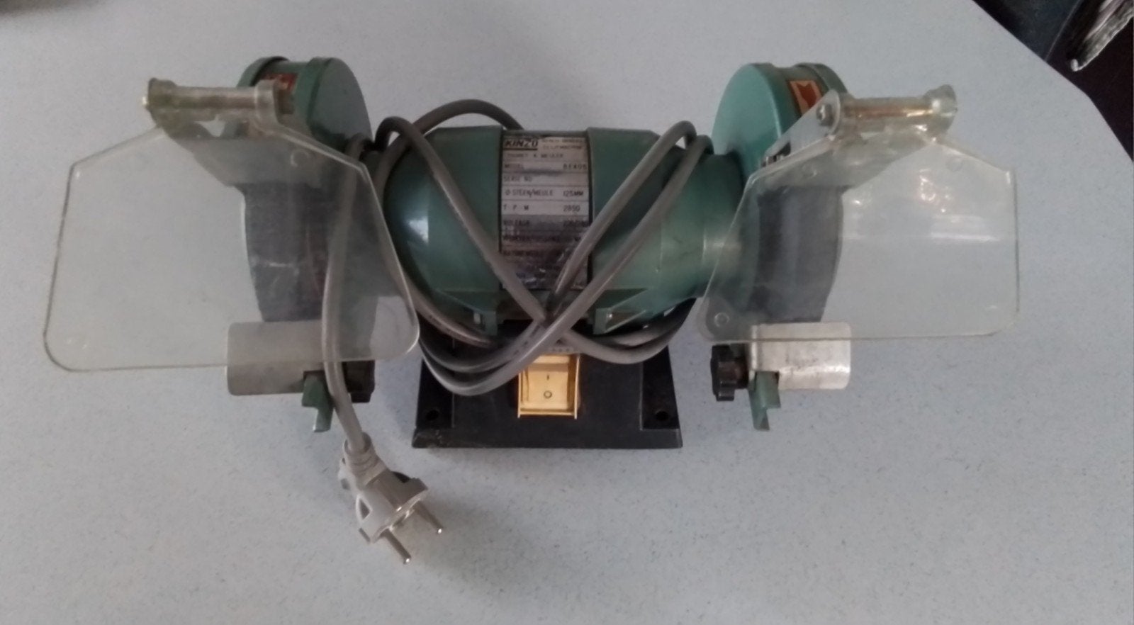 Kinzo 2 steens elektrische werkbankslijpmachine 125 mm, Doe-het-zelf en Verbouw, Gereedschap | Slijpmachines, Ophalen, Minder dan 700 watt
