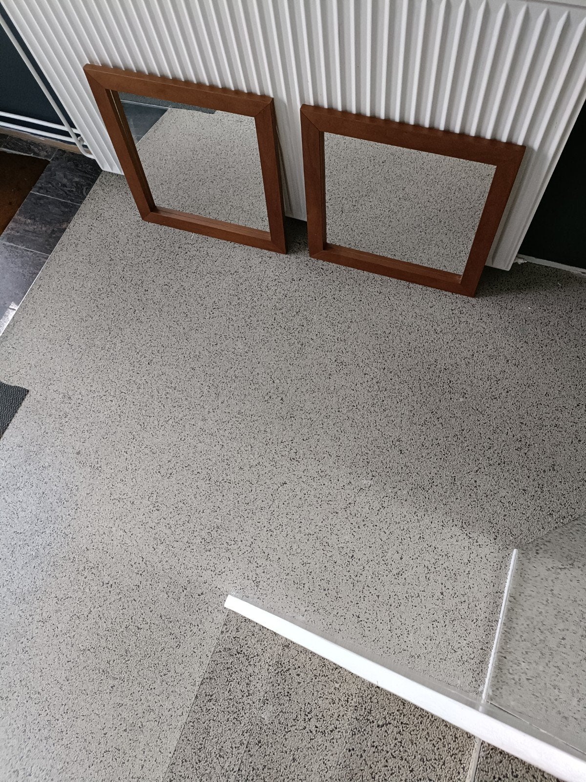 Twee vierkante spiegels met houten frame, Minder dan 50 cm, Vierkant, Ophalen of Verzenden, Zo goed als nieuw