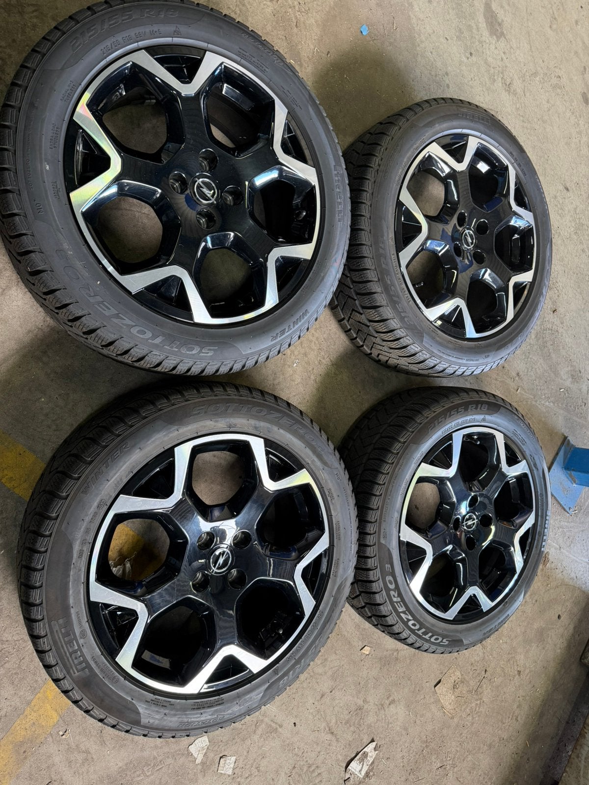 Opel mokka winterset origineel 215/55-18 pirelli, Auto-onderdelen, Banden en Velgen, Ophalen, 18 inch, Banden en Velgen, Winterbanden