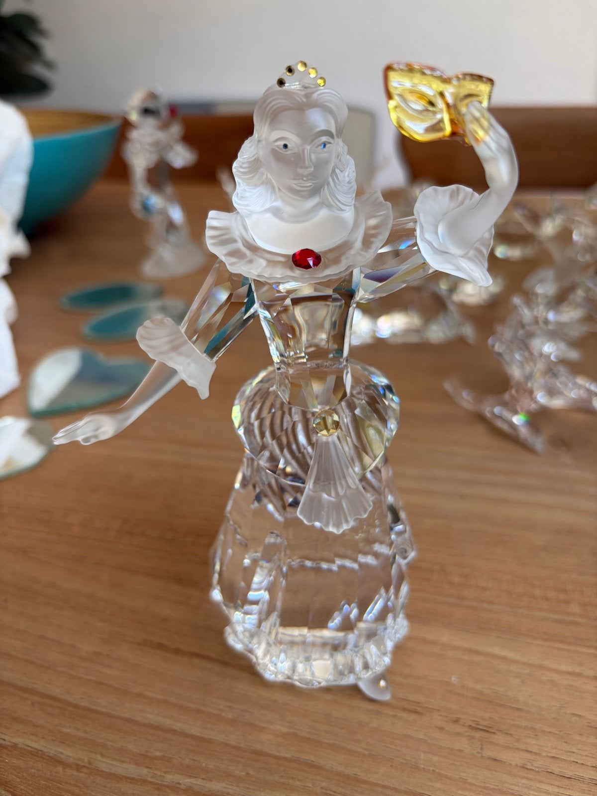 Swarovski kristal beeldje: Elegante dame met masker, Ophalen, Zo goed als nieuw, Mens