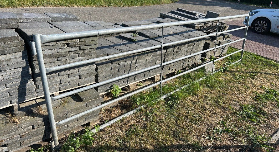 Stalen landhek / weidehek, Weidegang