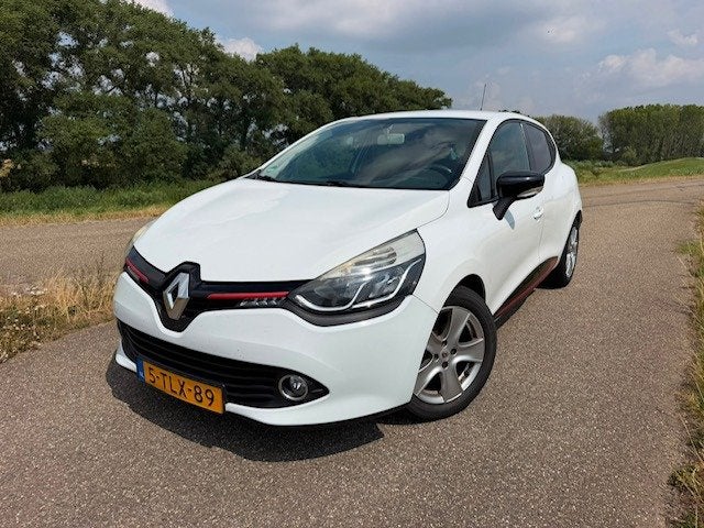 Renault Clio 0.9 TCe Expression Airco 300049 km nap bj 2014, Auto's, Voorwielaandrijving, Start-stop-systeem, 540 kg, Wit