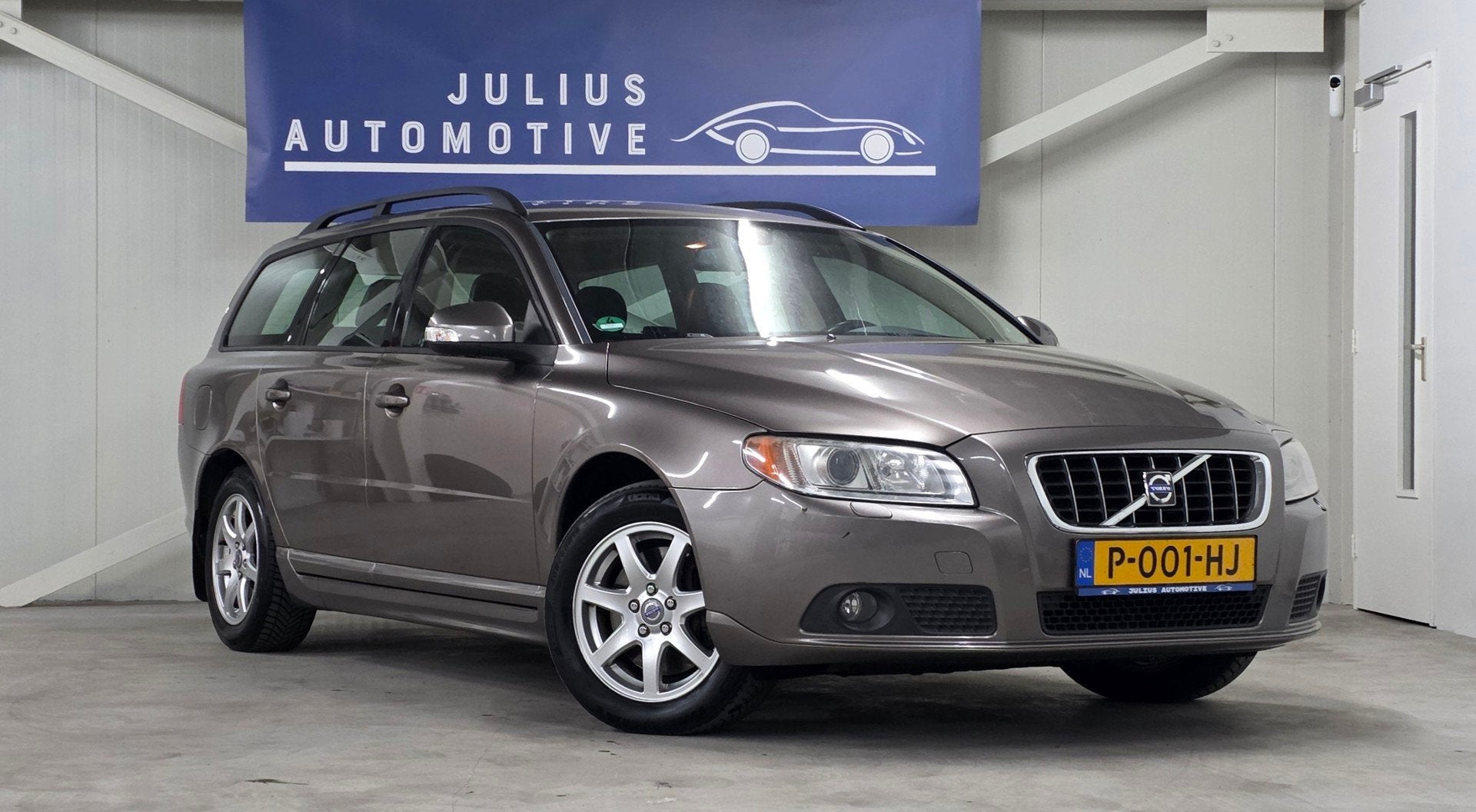 Volvo V70 2.5T Kinetic Onderhoud Leer Trekhaak PerformanceSo, Auto's, Voorwielaandrijving, Gebruikt, Zwart, Leder en Stof