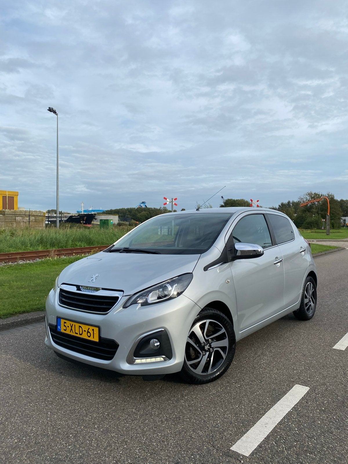 Peugeot 108 1.0 5DRS AIRCO Nieuw APK, Auto's, Voorwielaandrijving, Dealer onderhouden, 31 €/maand, 4 stoelen