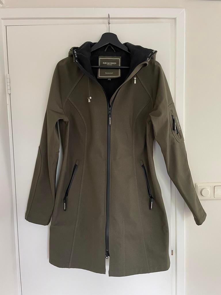 Regenjas, dames, lang, groen, merk: Ilse Jacobsen, maat 40, Ophalen of Verzenden, Zo goed als nieuw, Maat 38/40 (M), Groen