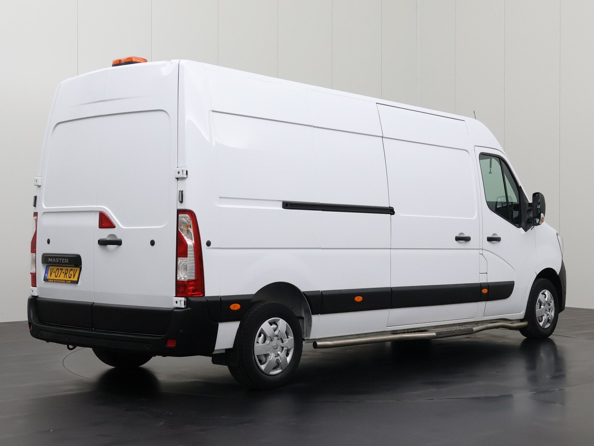 Renault Master 2.3DCi 135PK L3H2 Maxi | Navigatie | Camera |, Auto's, Voorwielaandrijving, Dealer onderhouden, 136 pk, Gebruikt