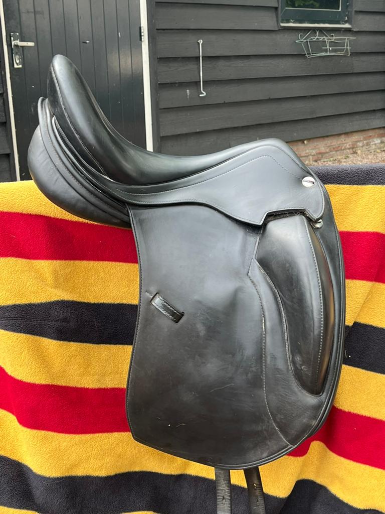 ErrePlus Victoria zadel 17 inch, Ophalen of Verzenden, Zo goed als nieuw, Dressuur