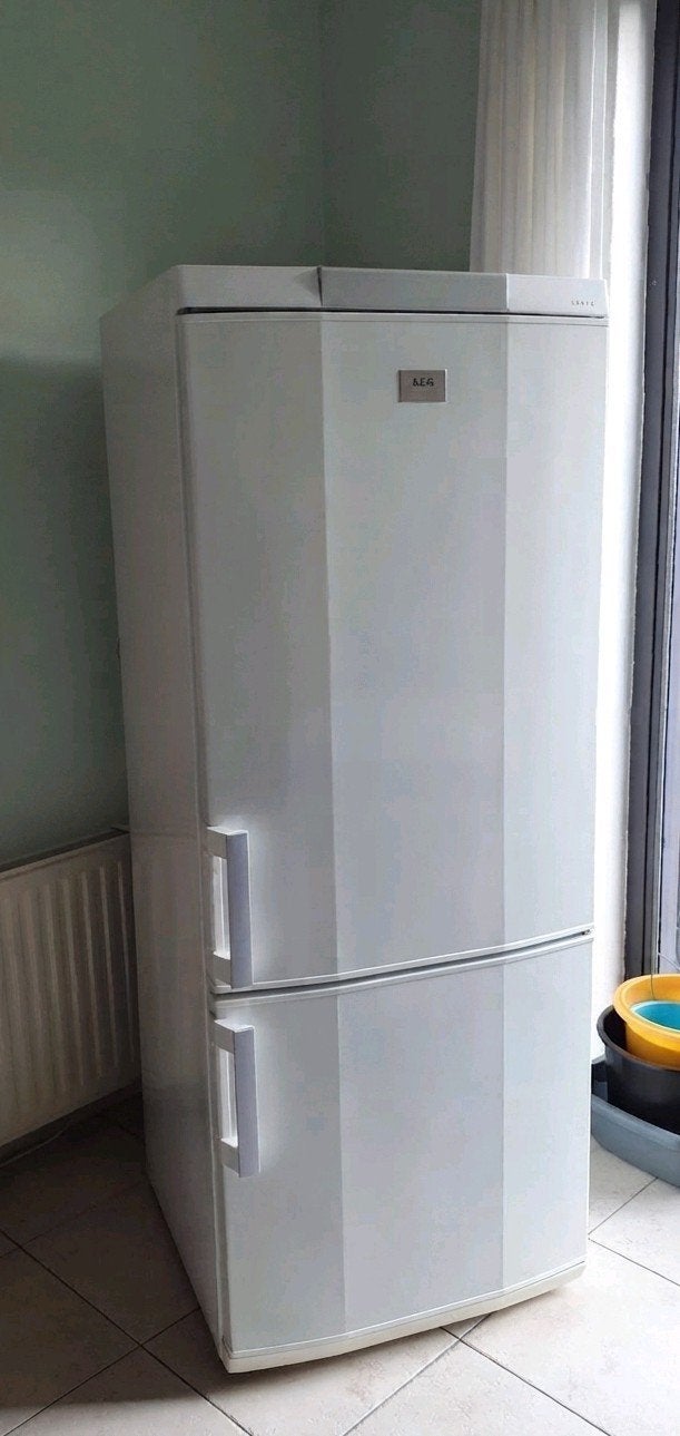 AEG Koelkast-vriezer, Ophalen, 200 liter of meer, Met aparte vriezer, 160 cm of meer