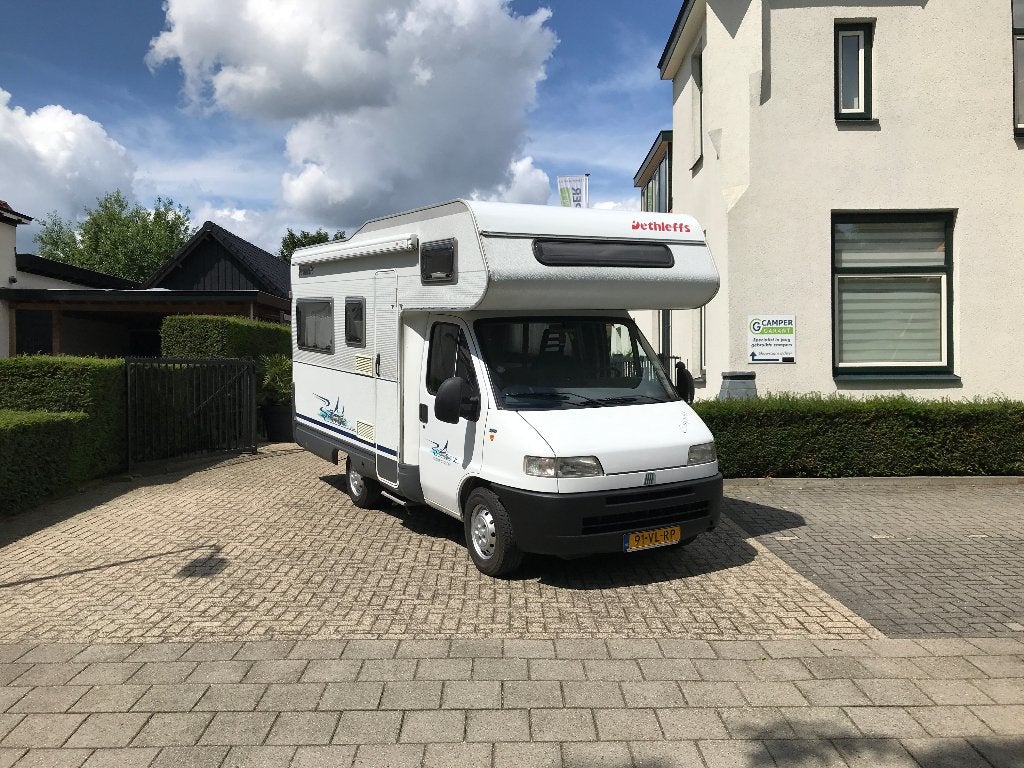 Caravans And Camping Zeer