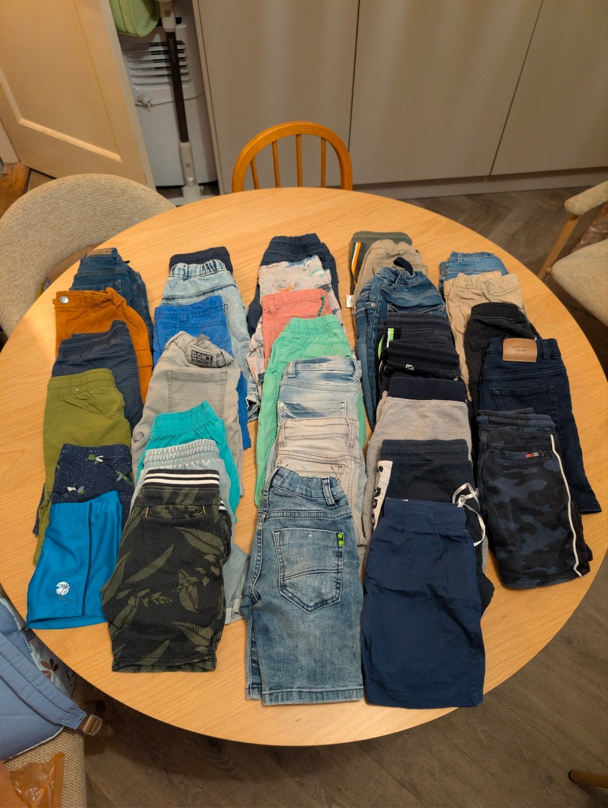 Foto 2 van GROOT kledingpakket jongen 93-110