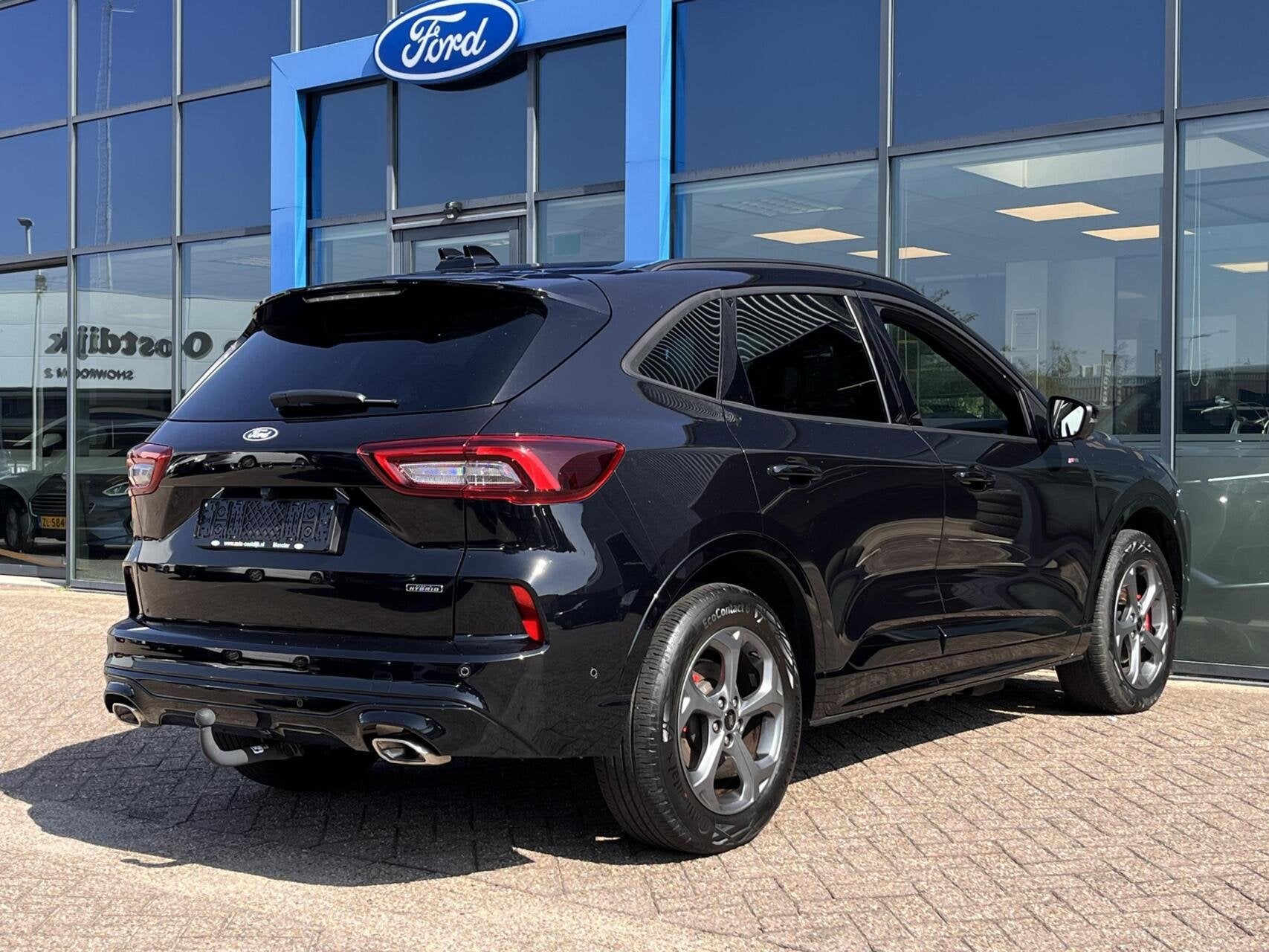 Foto 2 van Ford Kuga 2.5 PHEV ST-Line X 243PK Afn. Trekhaak Winterpack