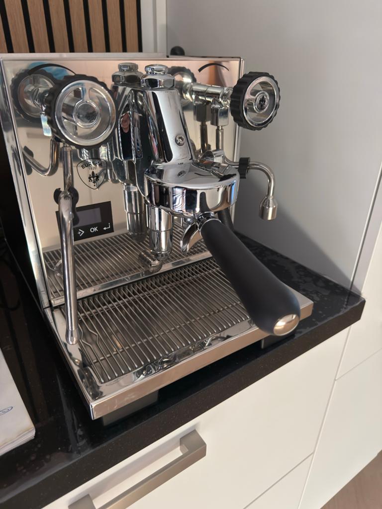 Eureka Costanza R Espresso Apparaat - Zo goed als nieuw, Ophalen, Afneembaar waterreservoir, Espresso apparaat, Koffiebonen