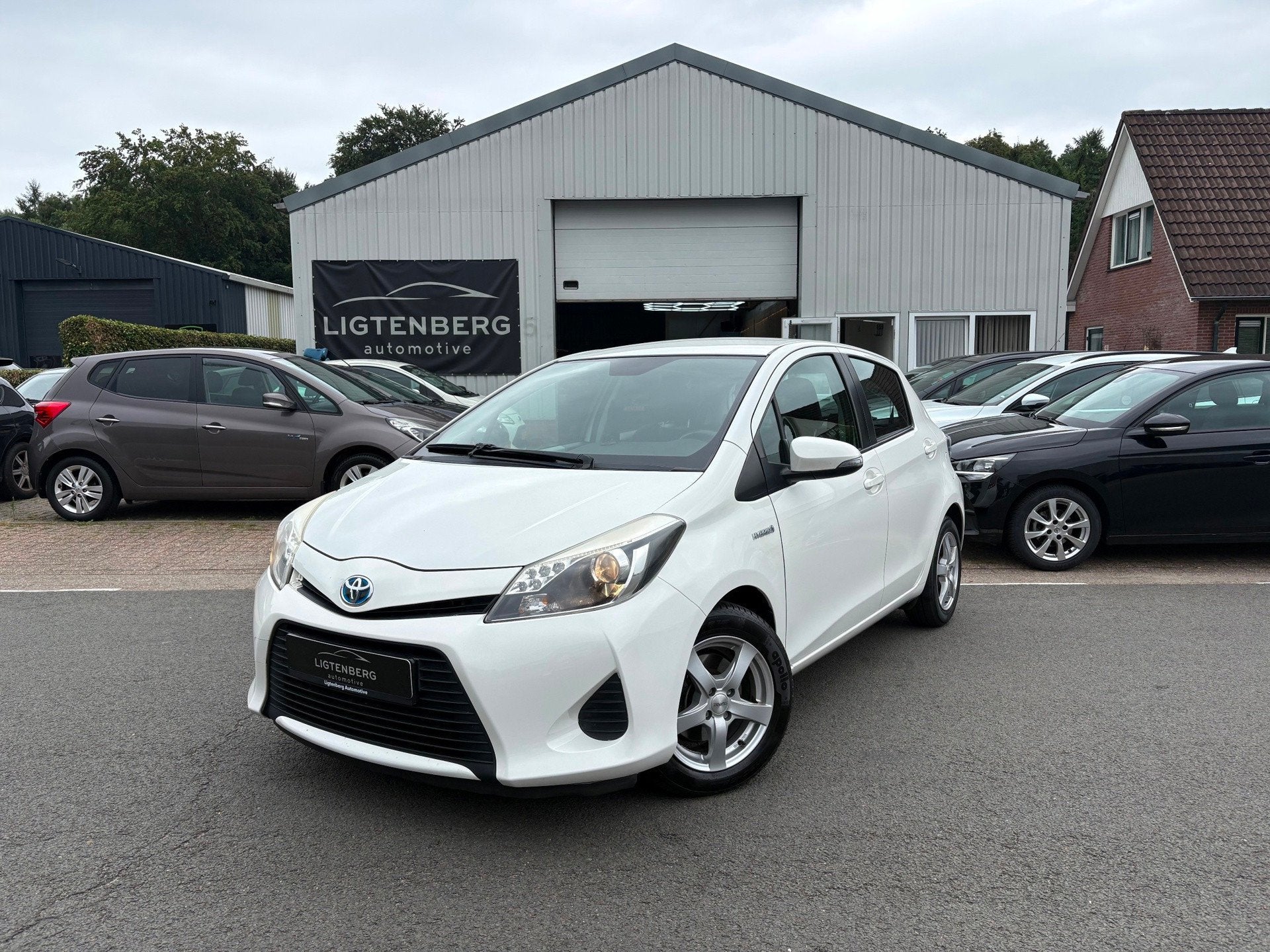 Toyota Yaris 1.5 Full Hybrid Aspiration CRUISE/ACHTERCAMERA, Euro 5, 1497 cc, Gebruikt, 4 cilinders