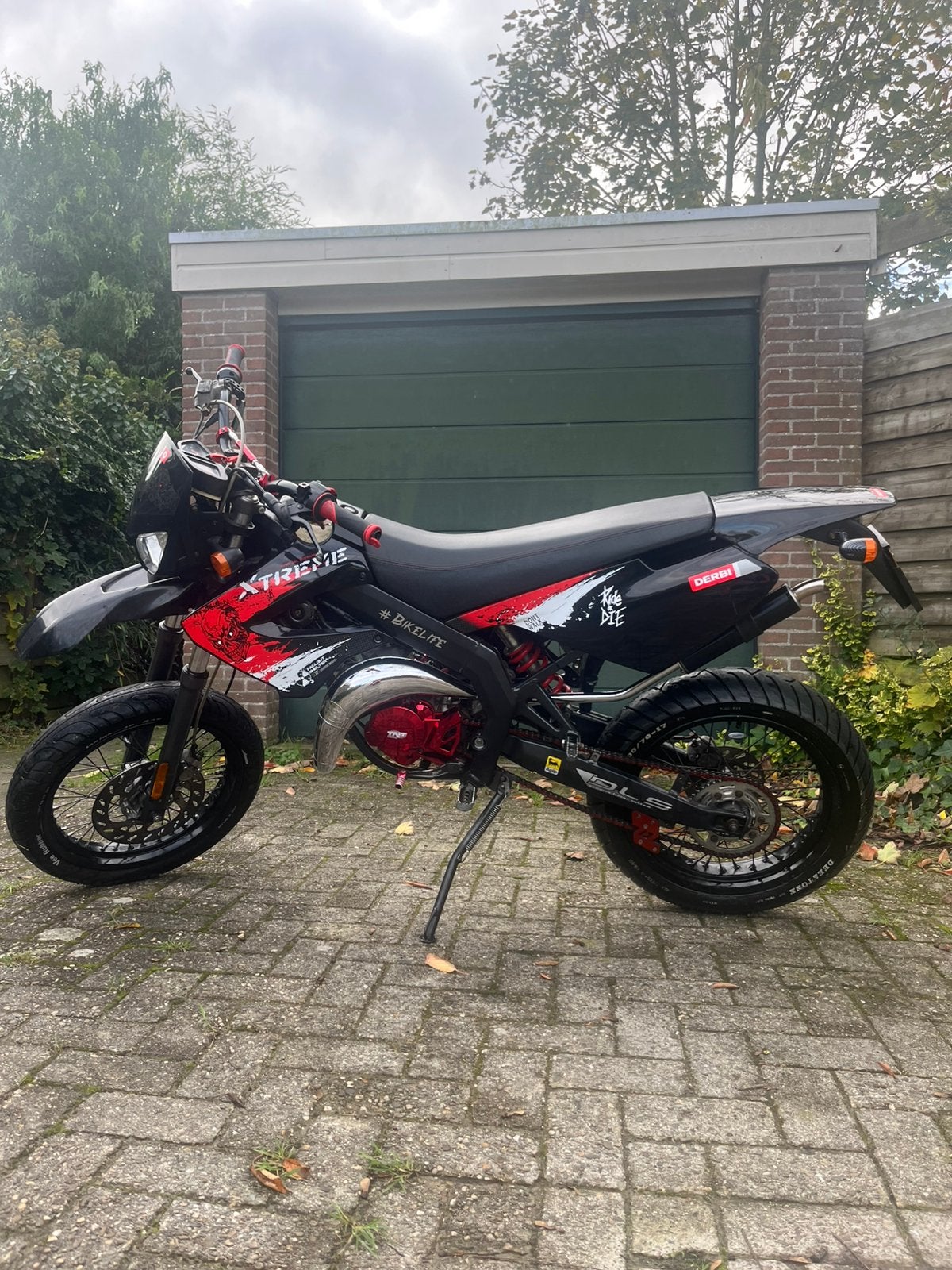Derbi senda xstreme, brommer, schakel, scooter, 2takt, Fietsen en Brommers, Ophalen, Zo goed als nieuw